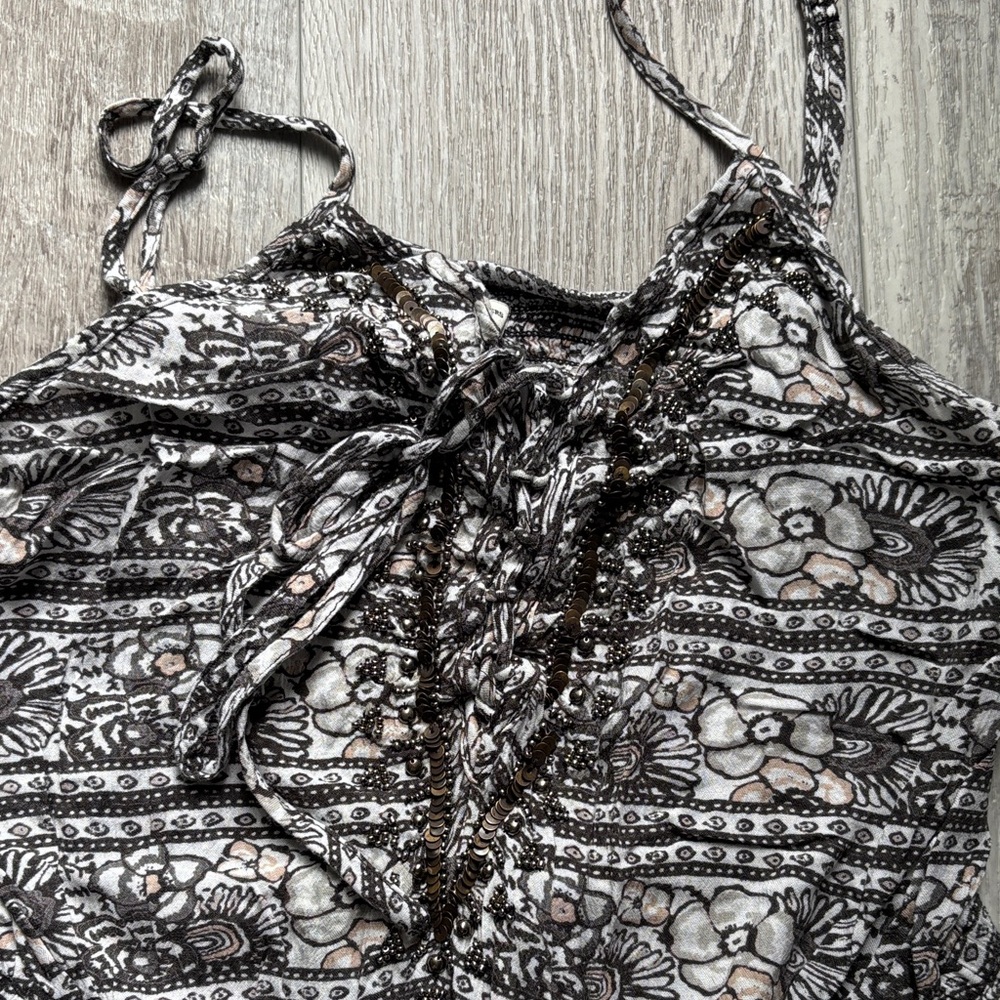 Floral Patterned Romper - Picture 3 of 5